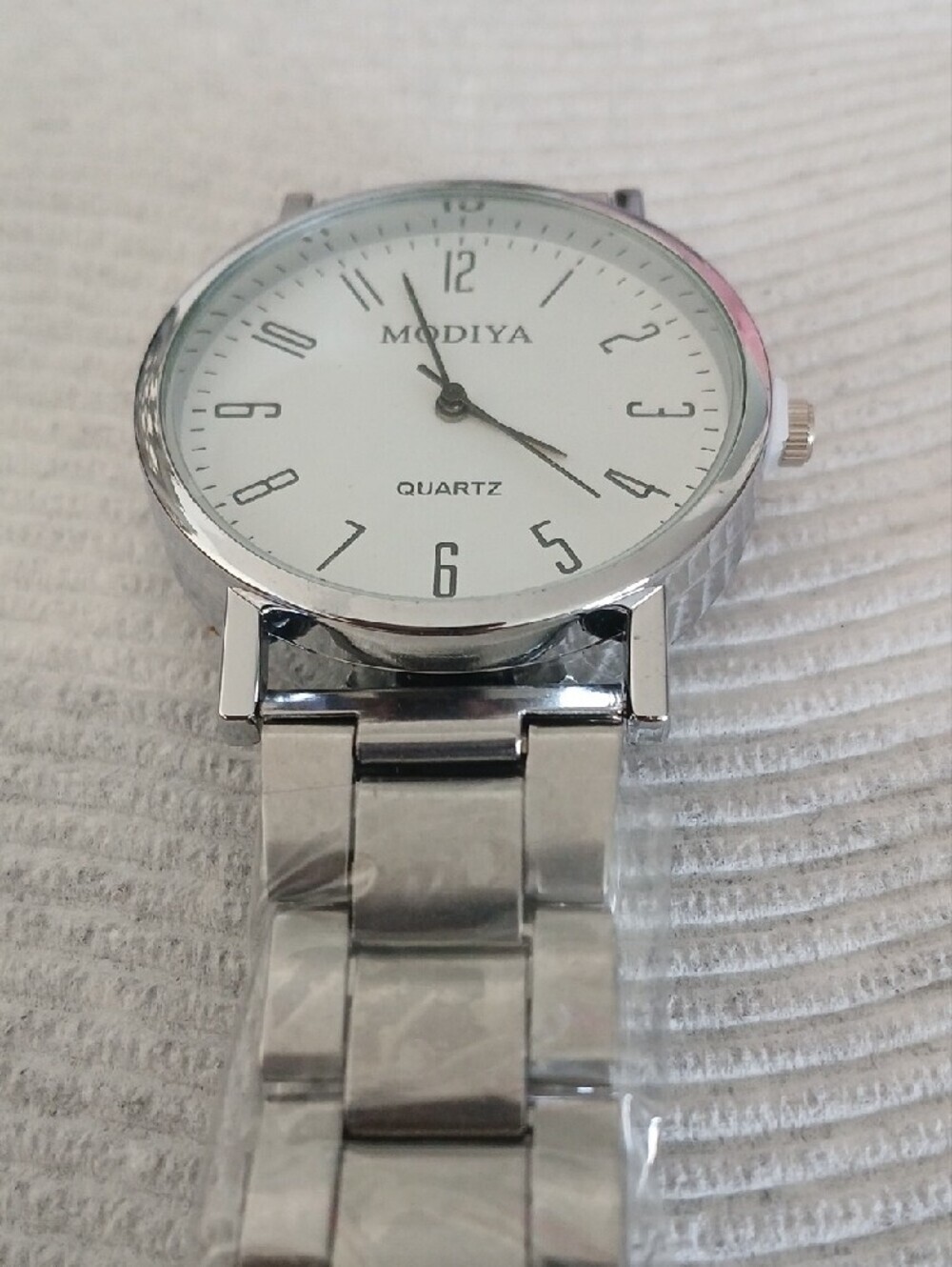 Men’s Silver Stainless Steel Quartz Watch - Silver Dial - Picture 2 of 6